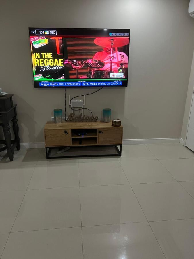 Bayfront Villa & Apartment Portmore Bagian luar foto