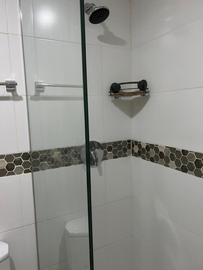 Bayfront Villa & Apartment Portmore Bagian luar foto