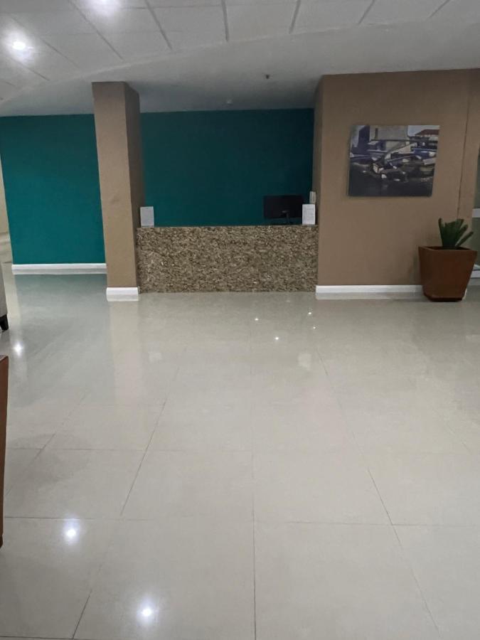 Bayfront Villa & Apartment Portmore Bagian luar foto