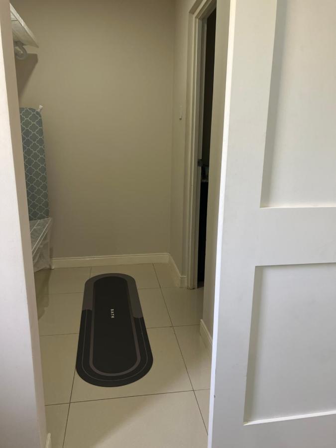 Bayfront Villa & Apartment Portmore Bagian luar foto
